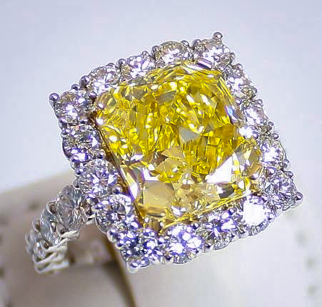 Sell_Fancy_Yellow_Diamond_Rings